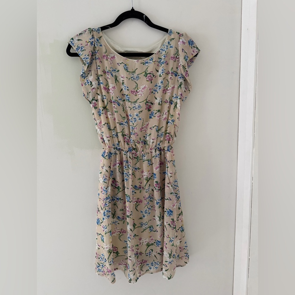Floral Cap-Sleeve Summer Dress in Beige